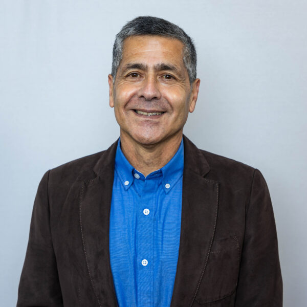 LUIS PAREDES VALDÉS LUIS PAREDES VALDÉS